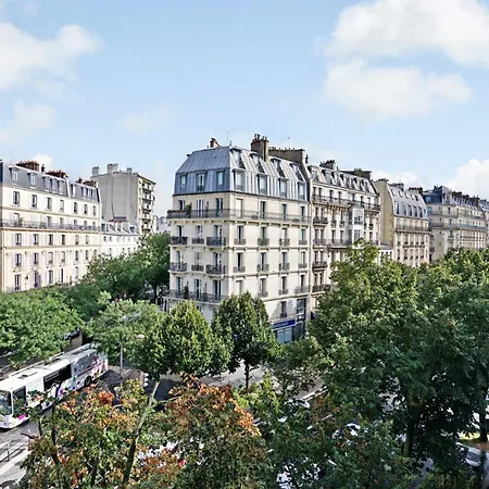 Familial Avec Vue - République *