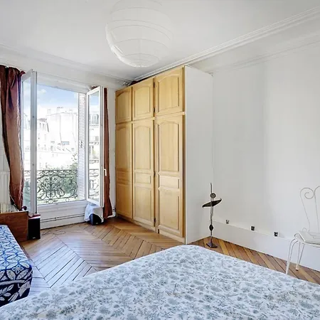 Familial Avec Vue - République Appartamento Parigi